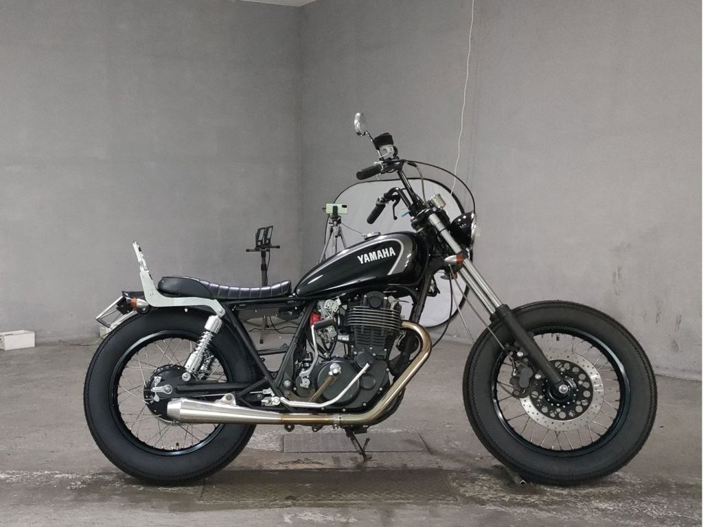 Фото Yamaha SR400 2006 с японского аукциона