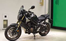 HONDA CB650R E-Clutch 2025 RH17