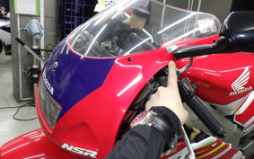 HONDA NSR250R SE 2004 MC28