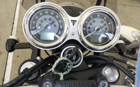 TRIUMPH BONNEVILLE T100 2023