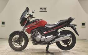 SUZUKI GSR250 2012