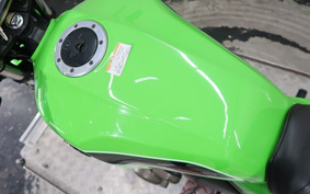 KAWASAKI ZRX400 ZR400E