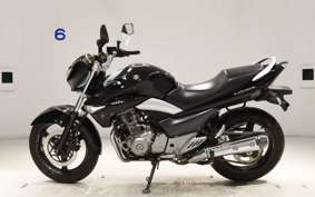 SUZUKI GSR250