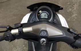 YAMAHA N-MAX 125 SE86J