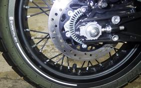 HUSQVARNA SVARTPILEN 125 2025