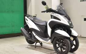 YAMAHA ﾄﾘｼﾃｨ125 SEC1J