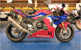 HONDA CBR1000RR-R FB SP 2020 SC82