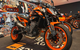 KTM 890 DUKE GP 2024 TU940