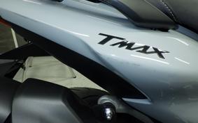 YAMAHA T-MAX 560 T 2025 SJ21J
