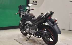 SUZUKI GSR250