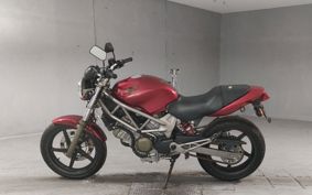 HONDA VTR 250 MC33