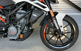 KTM 125 DUKE JPA40