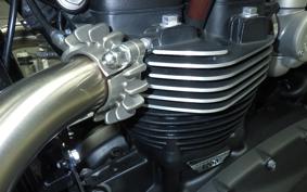 TRIUMPH BONNEVILLE BOBBER 2023