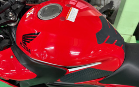 HONDA CBR650F 2018 RC83