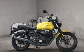 MOTO GUZZI V7 STONE 2023 ..