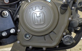 HUSQVARNA SVARTPILEN 401 2020