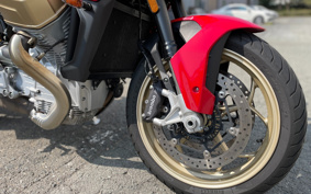 MOTO GUZZI V100MANDERRO 2023