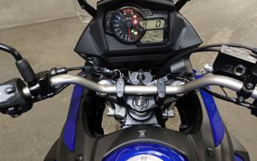 SUZUKI DL650 ( V-Strom 650 ) C733M