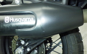 HUSQVARNA SVARTPILEN 401 2022