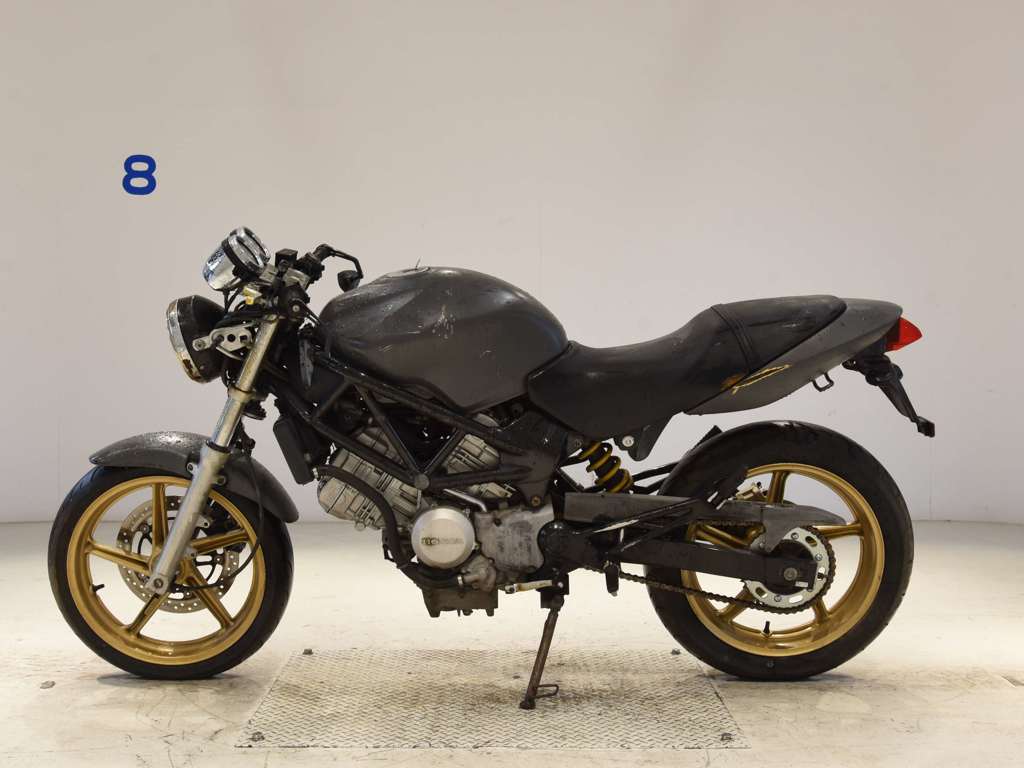 Фото Honda VTR 250 2005 с японского аукциона