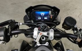 TRIUMPH  TRIUMPH  STREET  TRIPLE RS HDA464