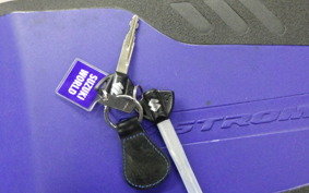 SUZUKI Vｽﾄﾛｰﾑ1050DE 2025 EF11M