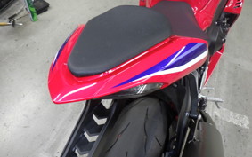 HONDA CBR1000RR R 2025 SC82