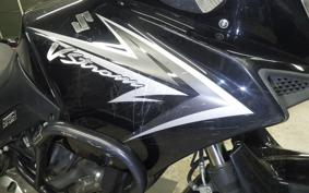 SUZUKI Vｽﾄﾛｰﾑ650 2010
