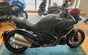 DUCATI DIAVEL CARBON 2013 ZDMG100ABCB