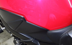 SUZUKI GSR750 2011