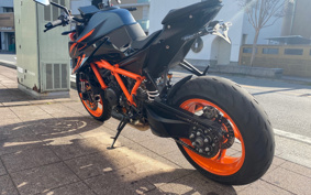 KTM 1290 SUPER DUKE-R 2022 V3940