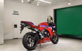 HONDA CBR600RR 2025 PC40