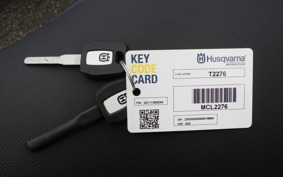 HUSQVARNA SVARTPILEN 401 2023