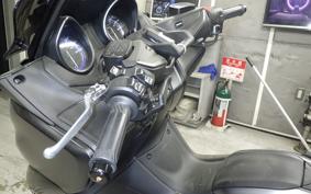 YAMAHA T-MAX 560 T 2020 SJ19J