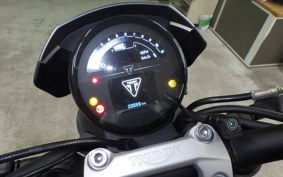 TRIUMPH TRIDENT 660 2023