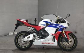 HONDA CBR600RR 2015 PC40