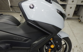 YAMAHA T-MAX 560 T 2026 SJ21J
