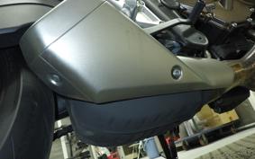 HONDA CB650R E-Clutch 2024 RH17