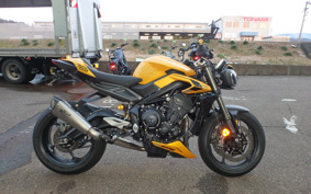 TRIUMPH STREET TRIPLE RS 2025 HDA614