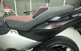 YAMAHA T-MAX 560 2026 SJ21J