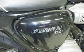 TRIUMPH BONNEVILLE T100 2017