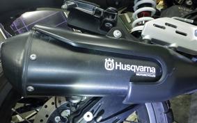 HUSQVARNA SVARTPILEN 401 2021