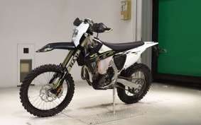TRIUMPH TF250-E 2014