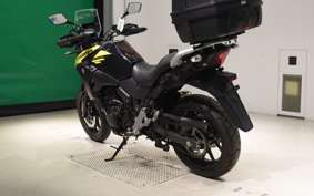 SUZUKI Vｽﾄﾛｰﾑ250