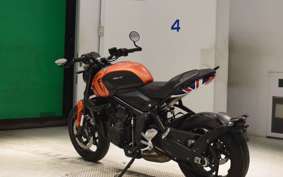 TRIUMPH TRIDENT 660 2023