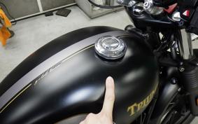 TRIUMPH STREET TWIN 2021