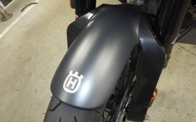 HUSQVARNA SVARTPILEN 401 2021
