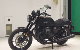 MOTO GUZZI V7 STONE 2022