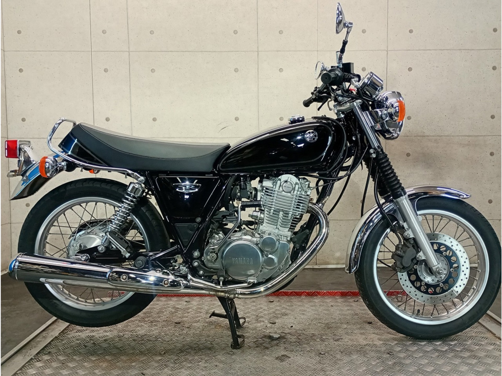 Фото Yamaha SR400 2016 с японского аукциона
