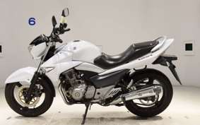 SUZUKI GSR250